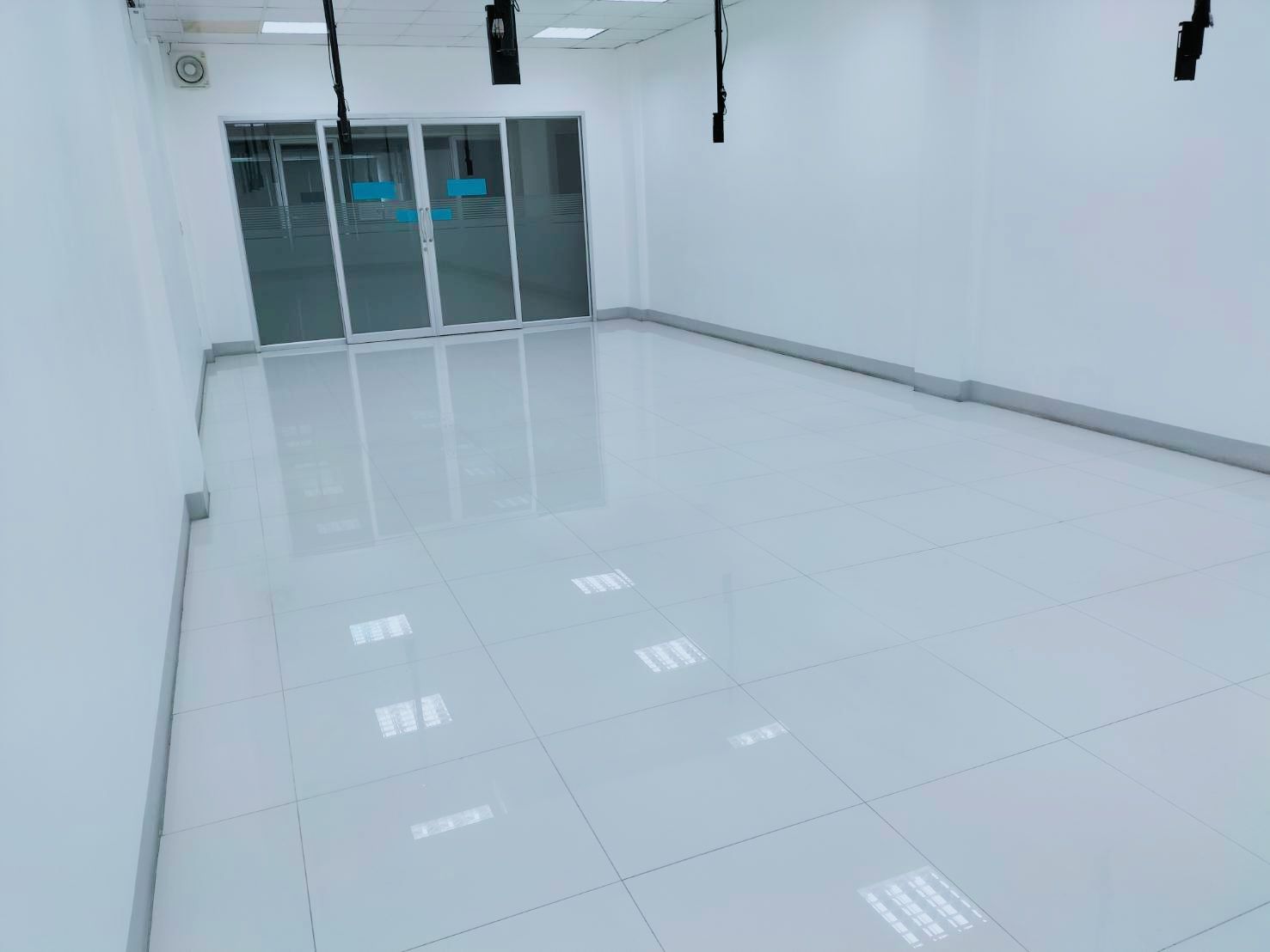 มีพื้นที่แบ่งให้เช่า (ติดถนนสุขุมวิท) ใกล้ บริษัท ไออาร์พีซี จ.ระยอง /สถานที่สวย